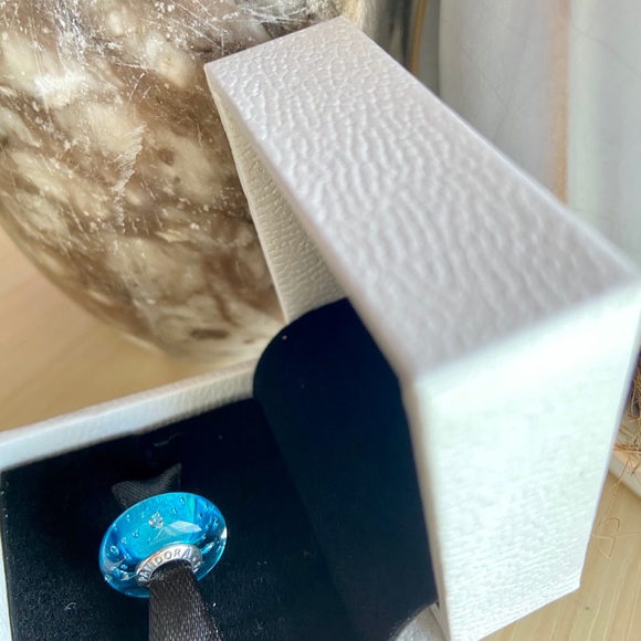 PANDORA Blue Effervescence Murano Glass Charm - Picture 3 of 6